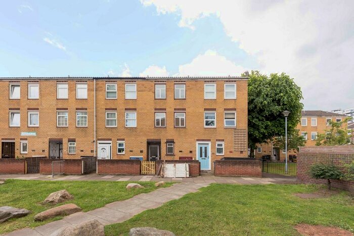 3 Bedroom Terraced House To Rent In Kirkland Walk, London, E8