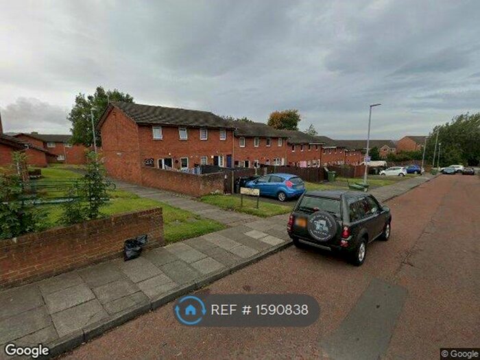 4 Bedroom Semi-Detached House To Rent In Cotfield Walk, Gateshead, NE8