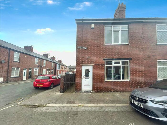 3 Bedroom End Of Terrace House To Rent In Kings Road, Cudworth, Barnsley, South Yorkshire, S72