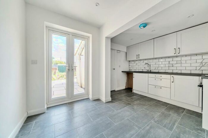 3 Bedroom Terraced House To Rent In Saxton Street Gillingham, ME7