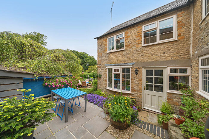 3 Bedroom Detached House For Sale In Spring Street, Chipping Norton, OX7