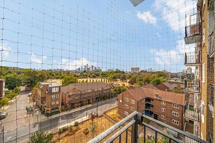 3 Bedroom Flat For Sale In Whiston Road, Bethnal Green, E2