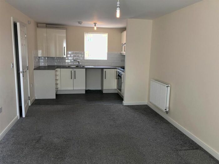 2 Bedroom Flat To Rent In Ferridays Fields, Woodside, Telford, TF7