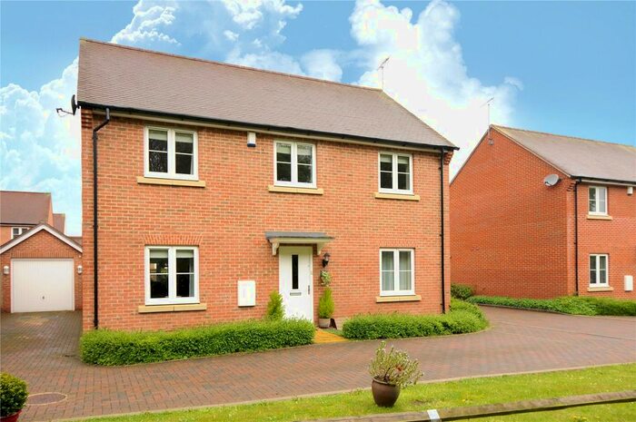4 Bedroom Detached House To Rent In The Robins, Bracknell, Berkshire, RG12