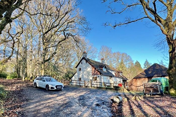 4 Bedroom Longère For Sale In Linford, Ringwood, BH24