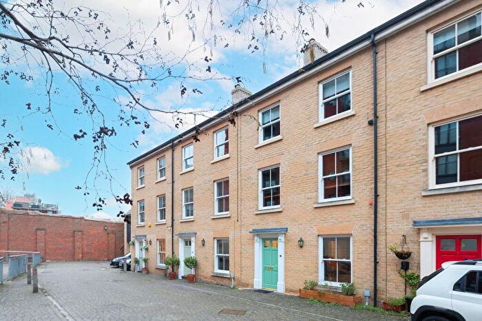 4 Bedroom Terraced House For Sale In Kilderkin Way, Norwich, NR1