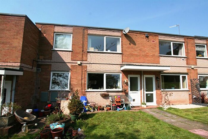 2 Bedroom Property To Rent In Elmfield Gardens, Worcester, WR5