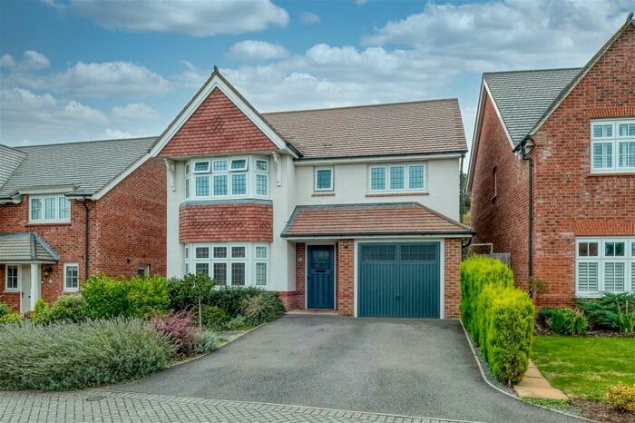 4 Bedroom Detached House For Sale In Kinnersley Road, Alcester, B49