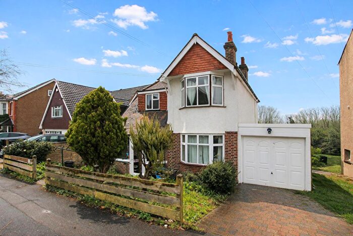 3 Bedroom Detached House For Sale In Woodmansterne Road, Coulsdon, CR5