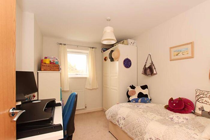 2 Bedroom Flat For Sale In Gadebury Heights, Hemel Hempstead, HP1