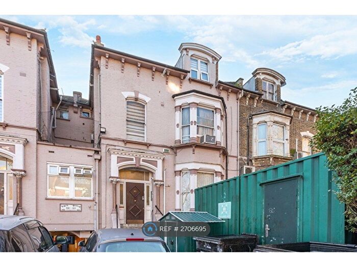 Studio To Rent In Cazenove Road, London, N16