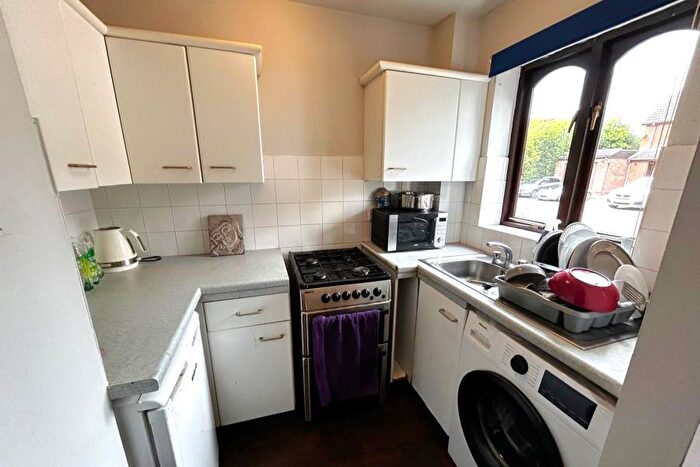 1 Bedroom Terraced House To Rent In West End, Woking, Surrey, GU24
