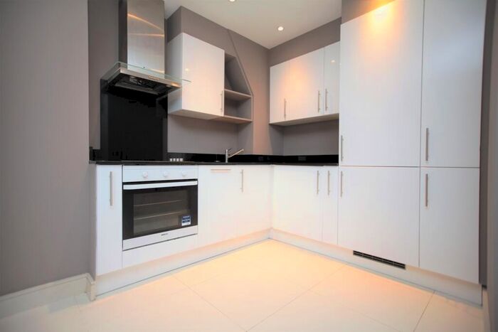 2 Bedroom Flat To Rent In Little House, Brent Street, Hendon, NW4