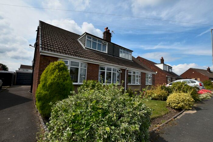 4 Bedroom Semi-Detached Bungalow To Rent In Redcar Road, Little Lever, Bolton, BL3