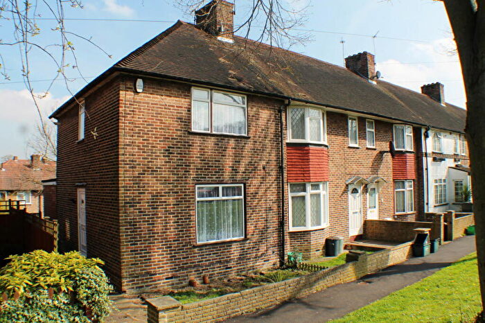 3 Bedroom End Of Terrace House To Rent In Steyning Grove, London, SE9