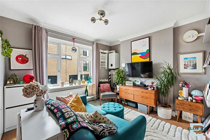 1 Bedroom Flat For Sale In Green Lanes, London, N13
