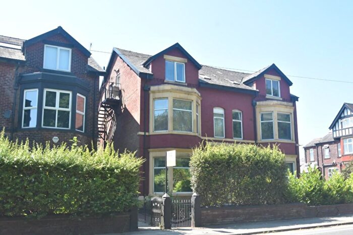 5 Bedroom Semi-Detached House For Sale In Walmersley Road, Bury, BL9