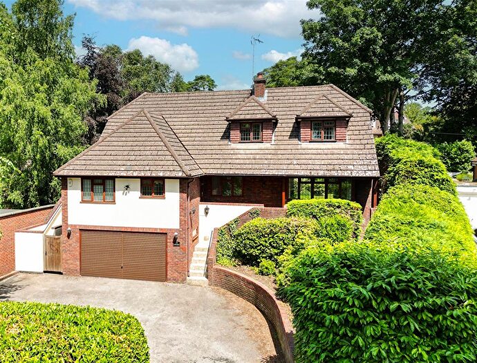 4 Bedroom Detached House To Rent In Hillcrest Road, Camberley, GU15