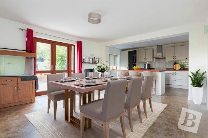 4 Bedroom Detached House For Sale In Mayes Lane, Sandon, Chelmsford, Essex, CM2