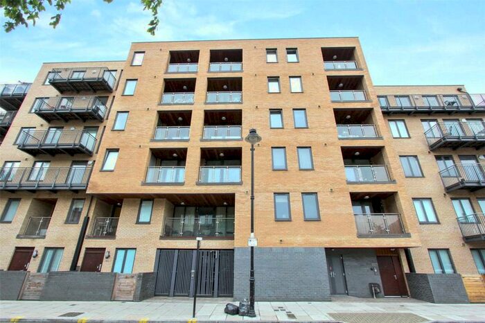 1 Bedroom Flat To Rent In Minton Court, Fairfield Road, Bow, London, E3