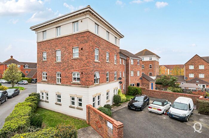 2 Bedroom Flat For Sale In Amethyst Drive, Sittingbourne, Kent, ME10