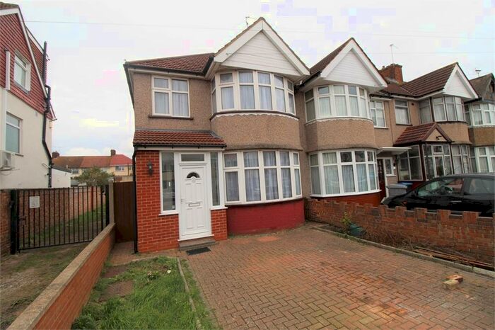 3 Bedroom End Of Terrace House To Rent In Sandhurst Road, London, NW9