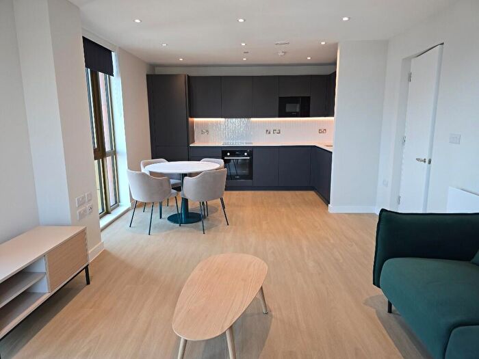 2 Bedroom Apartment To Rent In Weldale Street, Reading, Berkshire, RG1