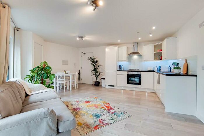 1 Bedroom Flat To Rent In Clarence Street, Kingston Upon Thames, KT1