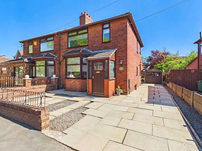 3 Bedroom Semi Detached House For Sale In Grange Valley, Haydock, St Helens, WA11