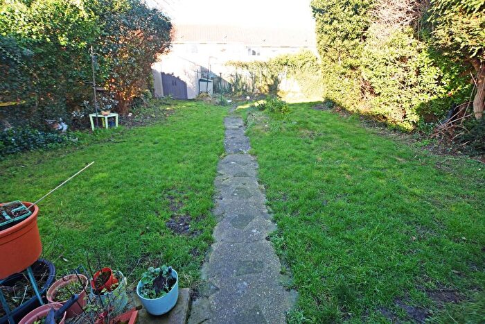 5 Bedroom Detached House For Sale In Station Road, Rainham, Gillingham, ME8