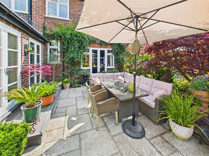 5 Bedroom Detached House For Sale In Woodside Avenue, Hersham, Walton-On-Thames, KT12