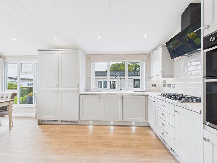 2 Bedroom Park Home For Sale In Laurel Avenue, Crookham Park, Thatcham, RG19