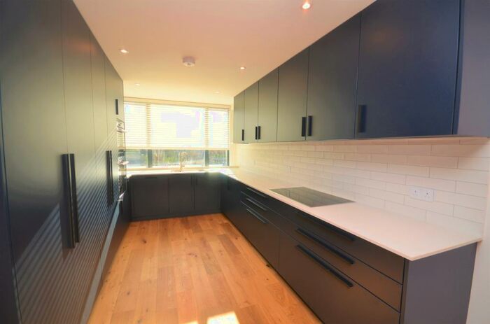 4 Bedroom Terraced House To Rent In Windsor Close, Windsor Grove, West Norwood, London, SE27