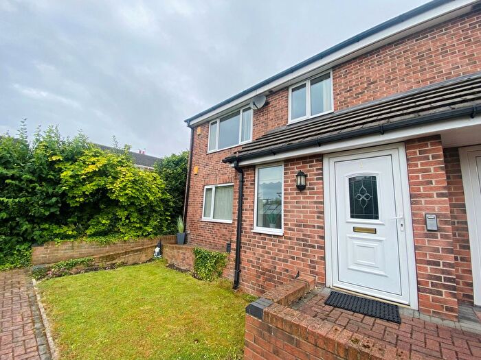 3 Bedroom Flat To Rent In Ouchthorpe Mews, Wakefield, WF1