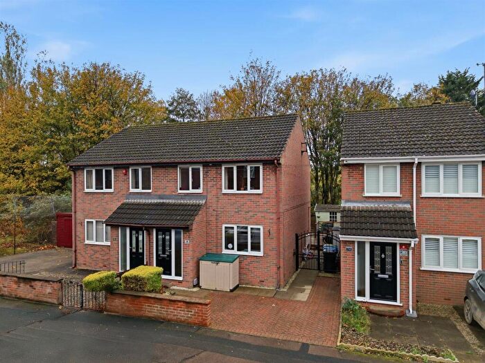 3 Bedroom Semi Detached House For Sale In Holland Road, Old Whittington, S41