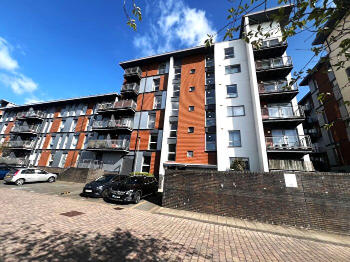 2 Bedroom Apartment To Rent In Commonwealth Drive, Crawley, RH10