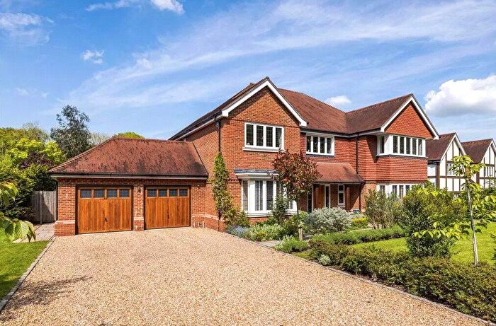 5 Bedroom Detached House For Sale In Bracken Lane, Cranleigh, GU6