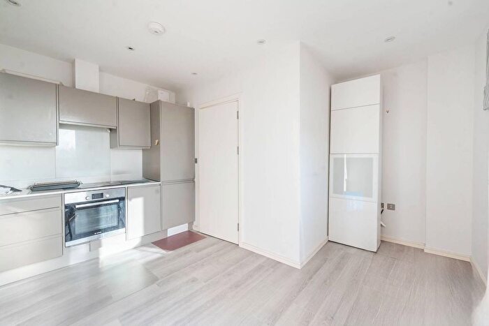 1 Bedroom Flat To Rent In Roxborough Avenue, Harrow, HA1