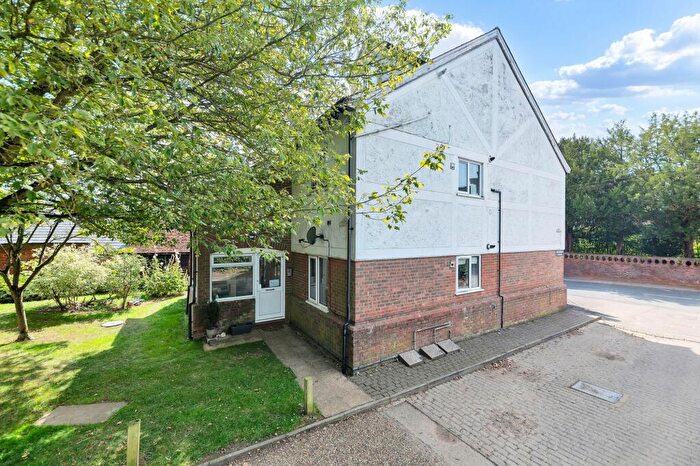 2 Bedroom Flat For Sale In High Street, Barkway, SG8