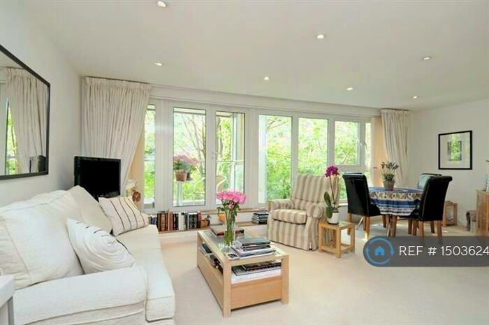 2 Bedroom Flat To Rent In Constitution Hill, Woking, GU22