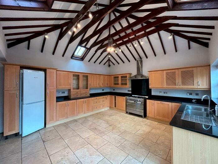 2 Bedroom Apartment To Rent In Pelham Crescent, Nottingham, Nottinghamshire, NG7