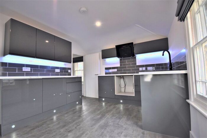 2 Bedroom Flat To Rent In Cross Street, Saffron Walden CB10