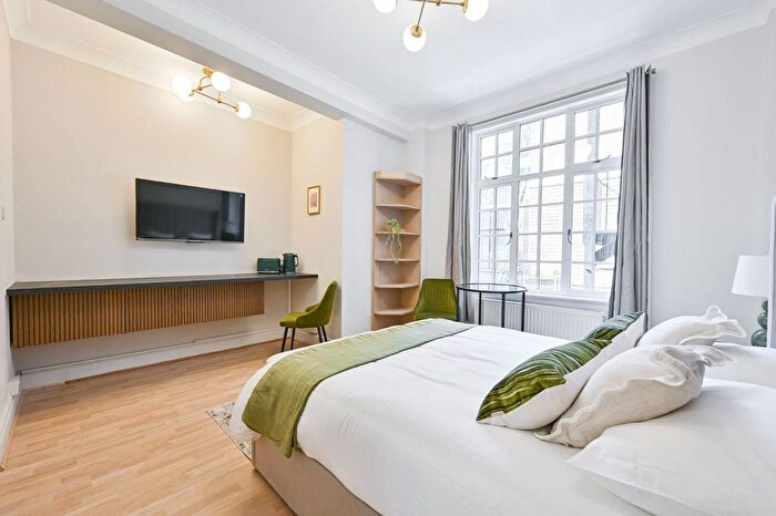 Studio To Rent In Hallam Street, Fitzrovia, London, W1W