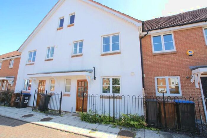 3 Bedroom Terraced House To Rent In Chambers Grove, Welwyn Garden City, AL7