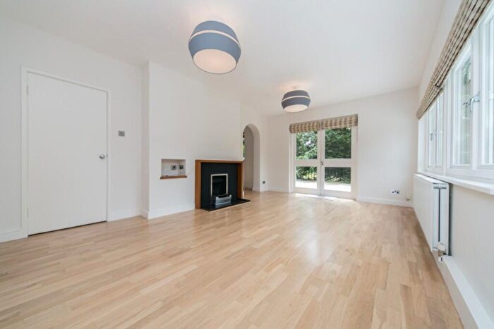 4 Bedroom Detached House To Rent In West Heath Road, Hampstead, NW3