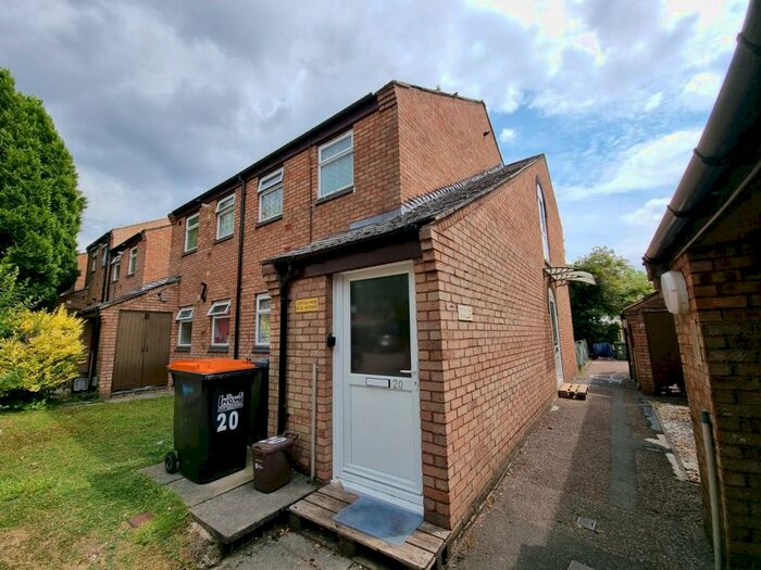 1 Bedroom Maisonette To Rent In Suffolk Road, Dunstable, Bedfordshire, LU5