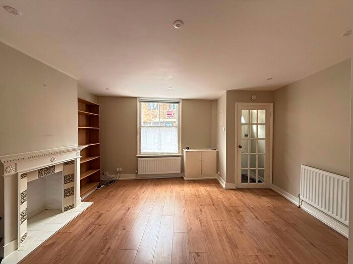 2 Bedroom Cottage To Rent In Union Street, Barnet, EN5