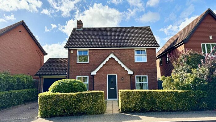3 Bedroom Detached House For Sale In Pippin Way, Kings Hill, ME19