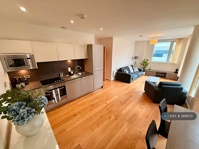 2 Bedroom Flat To Rent In High St, Manchester, M4