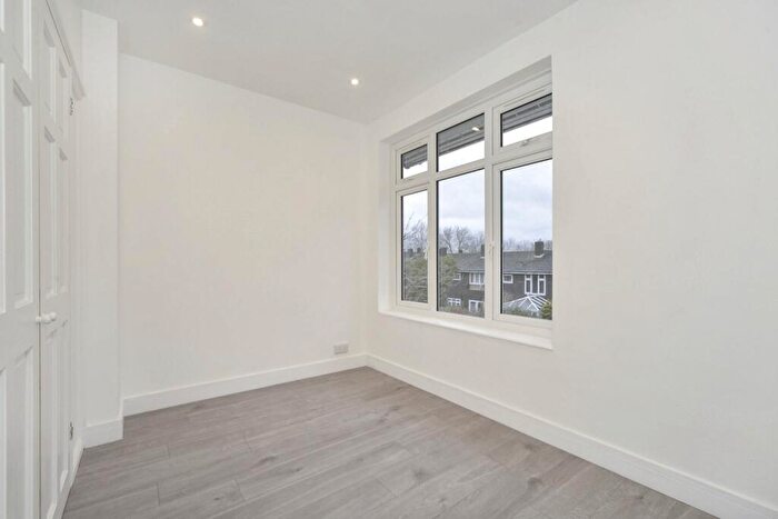 3 Bedroom Terraced House To Rent In Aberford Gardens London, SE18